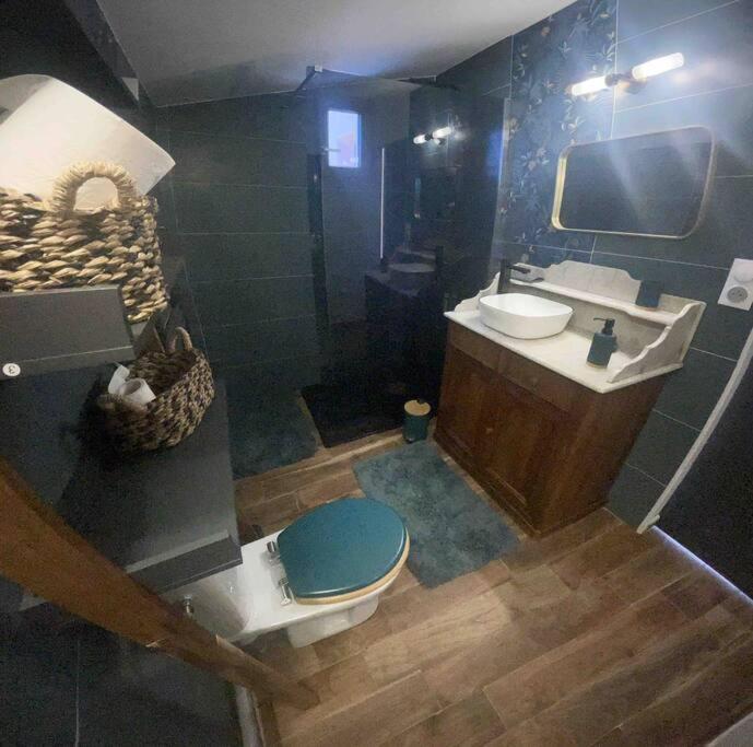 Studio Nimes Luaran gambar